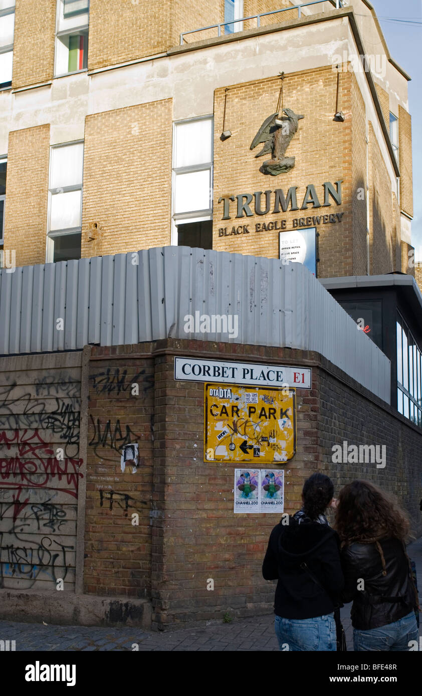 Signe de Corbet Place E3 près de l'Aigle Noir Truman Brewery building, Brick Lane East End East London England UK Banque D'Images