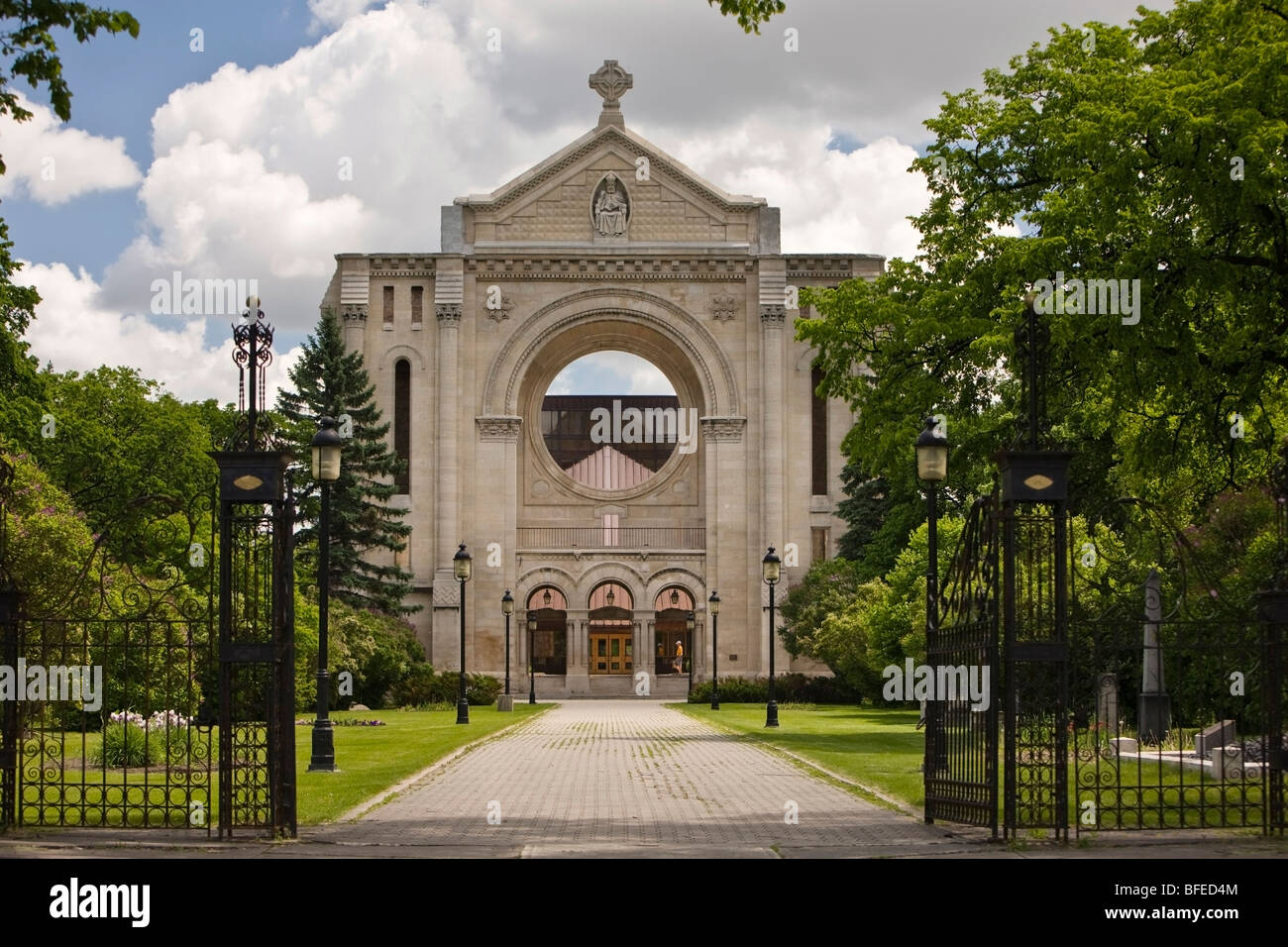 Façade de la cathédrale de Saint-Boniface, dans le vieux quartier français de Saint-Boniface, Winnipeg, Manitoba, Canada Banque D'Images