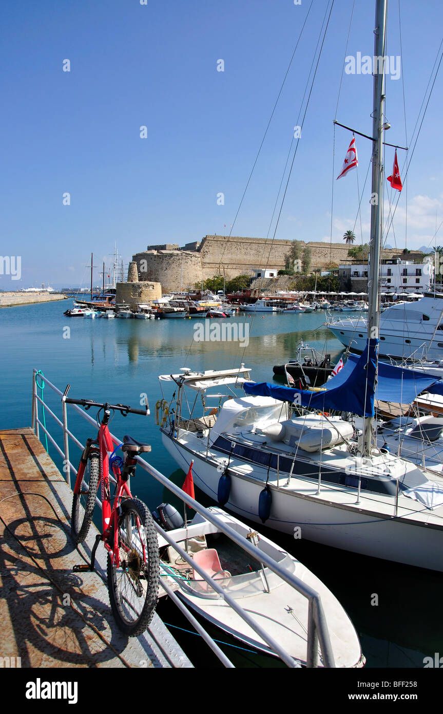 Port de Kyrenia, Kyrenia, Chypre du Nord, district de Kyrenia Banque D'Images
