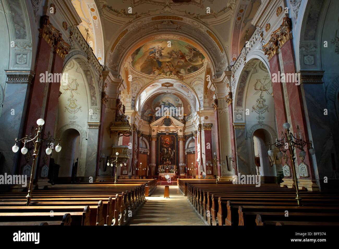 L'intérieur baroque de la grande église, la Hongrie Kecskem t Banque D'Images