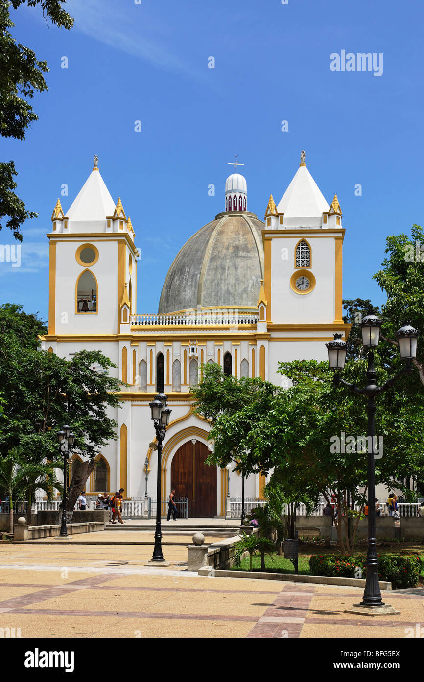 Eglise de San Nicolas de Bari, la Plaza Bolivar, Porlamar, Isla Margarita, Venezuela, Nueva Esparta Banque D'Images