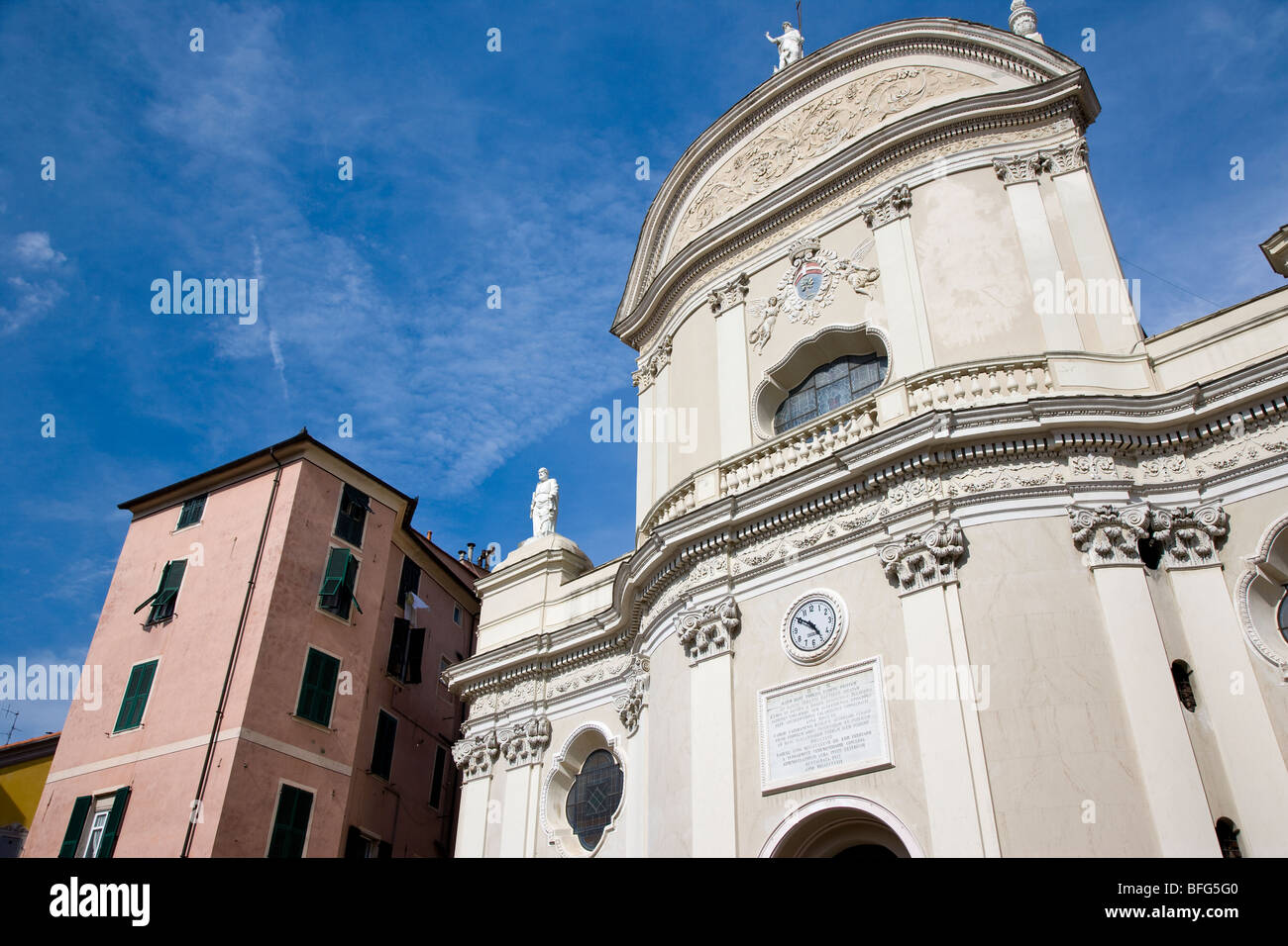 Ornate building facade, Imperia, ligurie, italie Banque D'Images