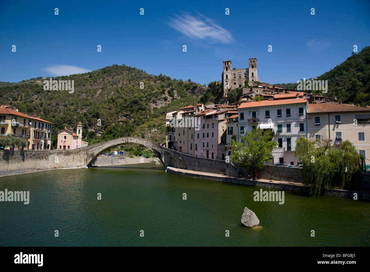 Pont à Dolceacqua, ligurie, italie Banque D'Images