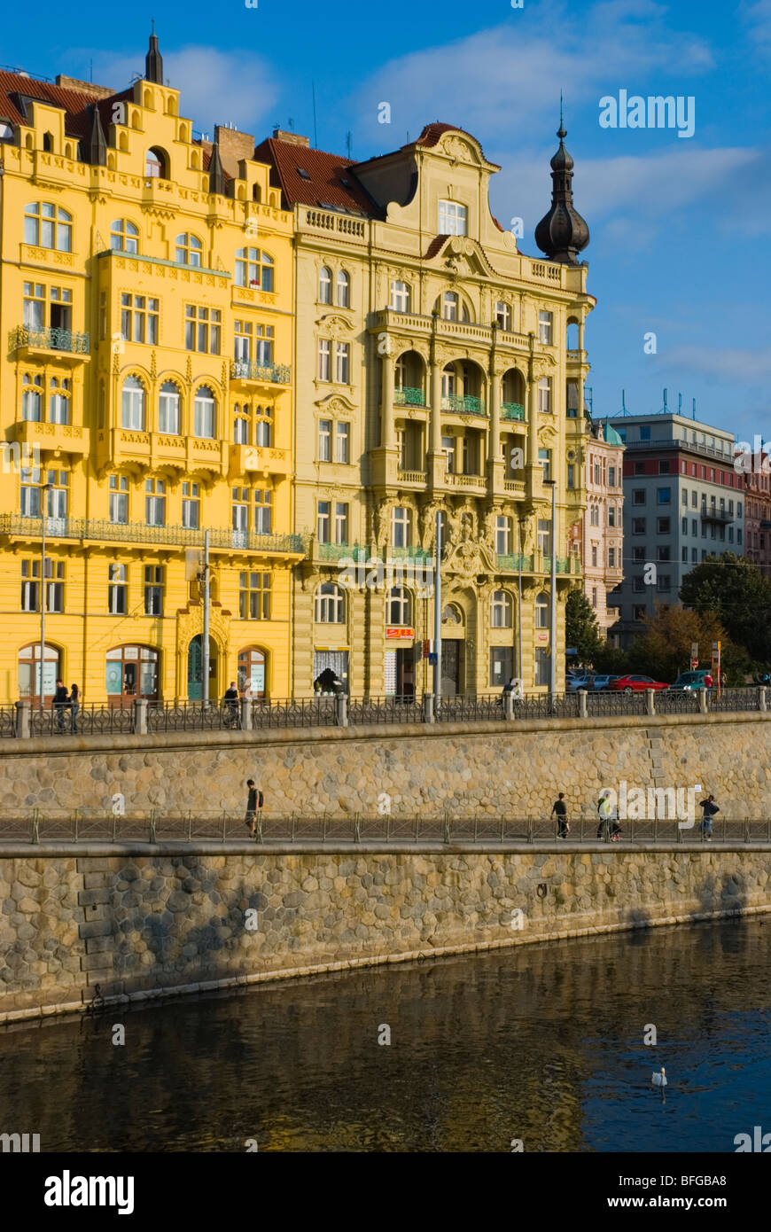 Maisons au bord de la Jiraskovo namesti square de Nove mesto de Prague République Tchèque Europe Banque D'Images