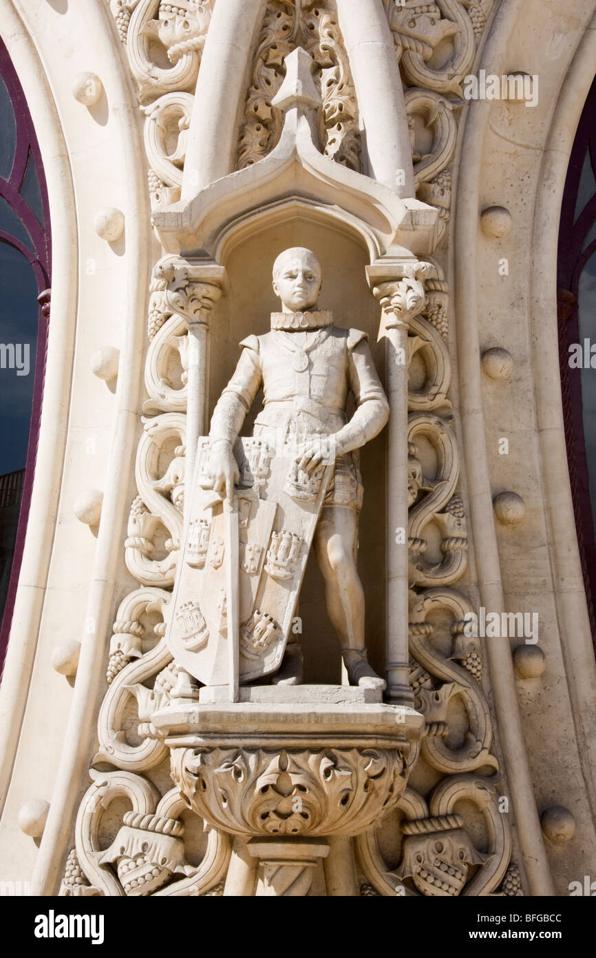 Sculpture à l'entrée de la Gare du Rossio (Estacio Central do Rossio), Lisbonne, Portugal, Pâques 2009 Banque D'Images