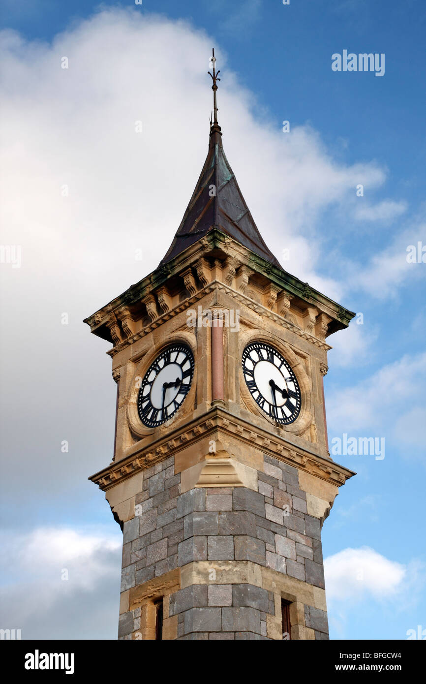 Tour de l'horloge commémorant le jubilé de diamant de la reine Victoria, Exmouth Royaume-uni. Banque D'Images