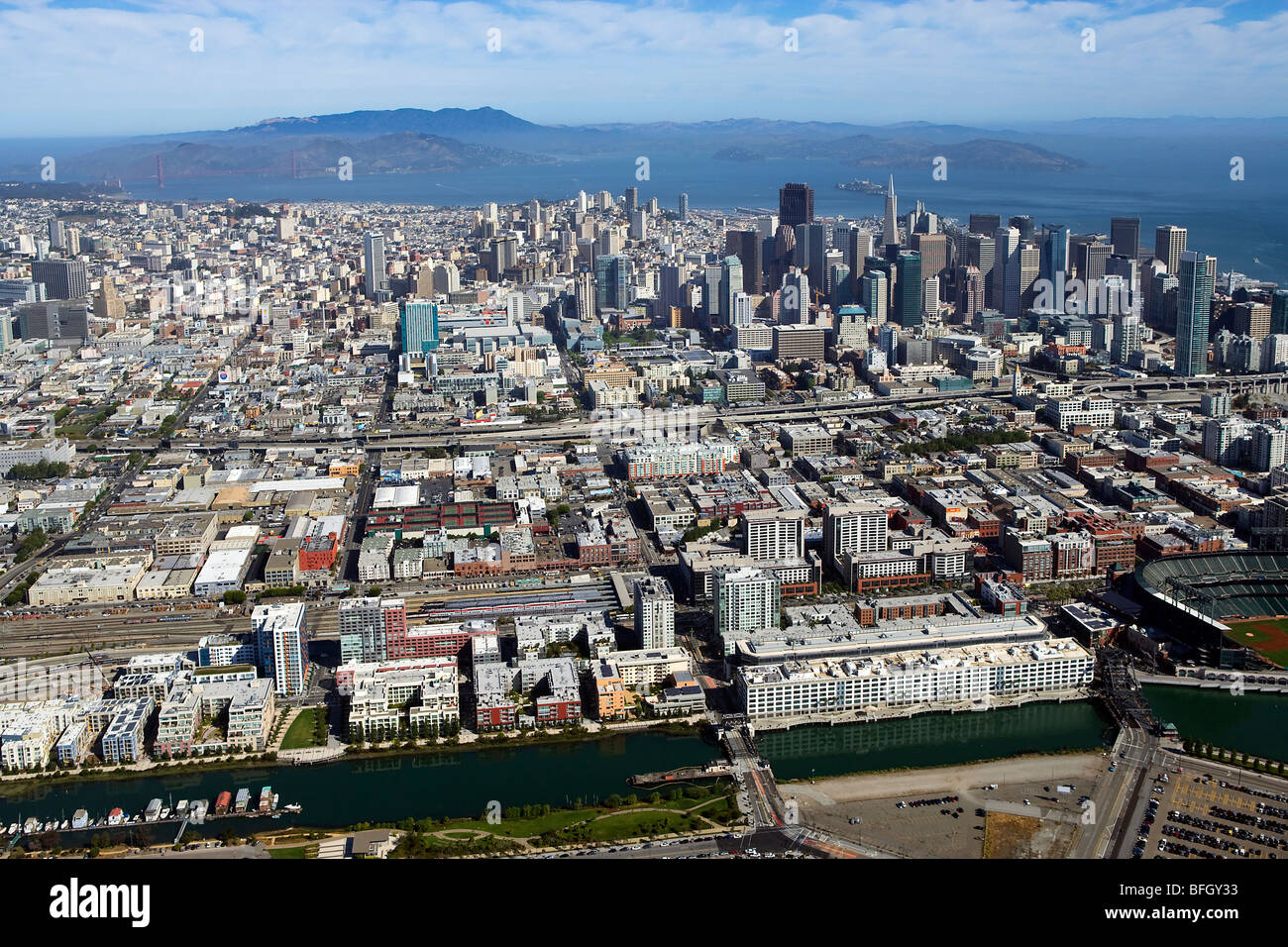 Vue aérienne au-dessus de San Francisco au sud de la région de marché Mission Creek Banque D'Images