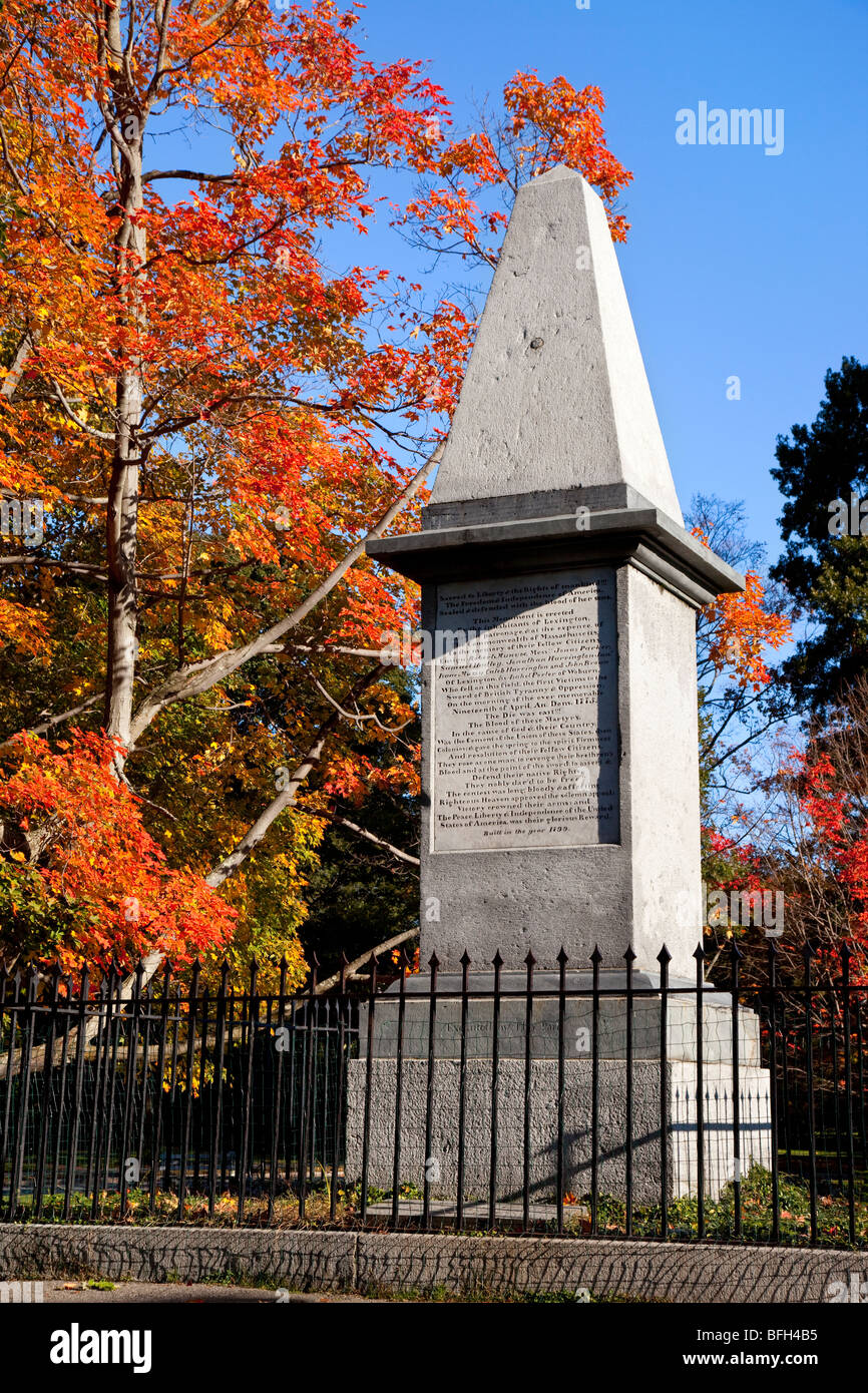 Monument situé sur le Lexington Green honorer ceux qui sont morts au cours de la première bataille de la Révolution américaine - Massachusetts USA Banque D'Images