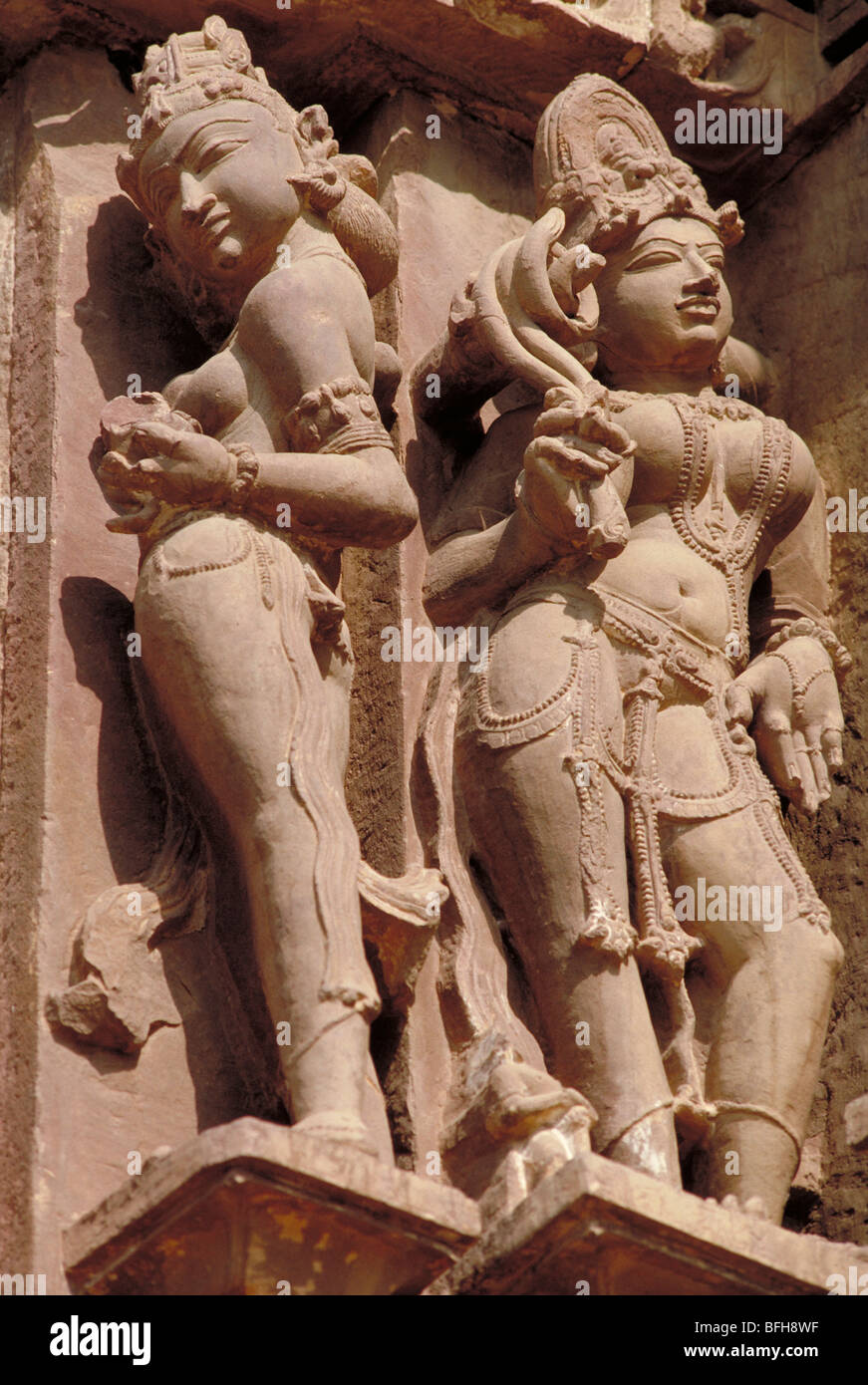 L'Inde, Khajuraho Elk127-2139, Temple d'Vishwanaha, 1002, sculptures Banque D'Images