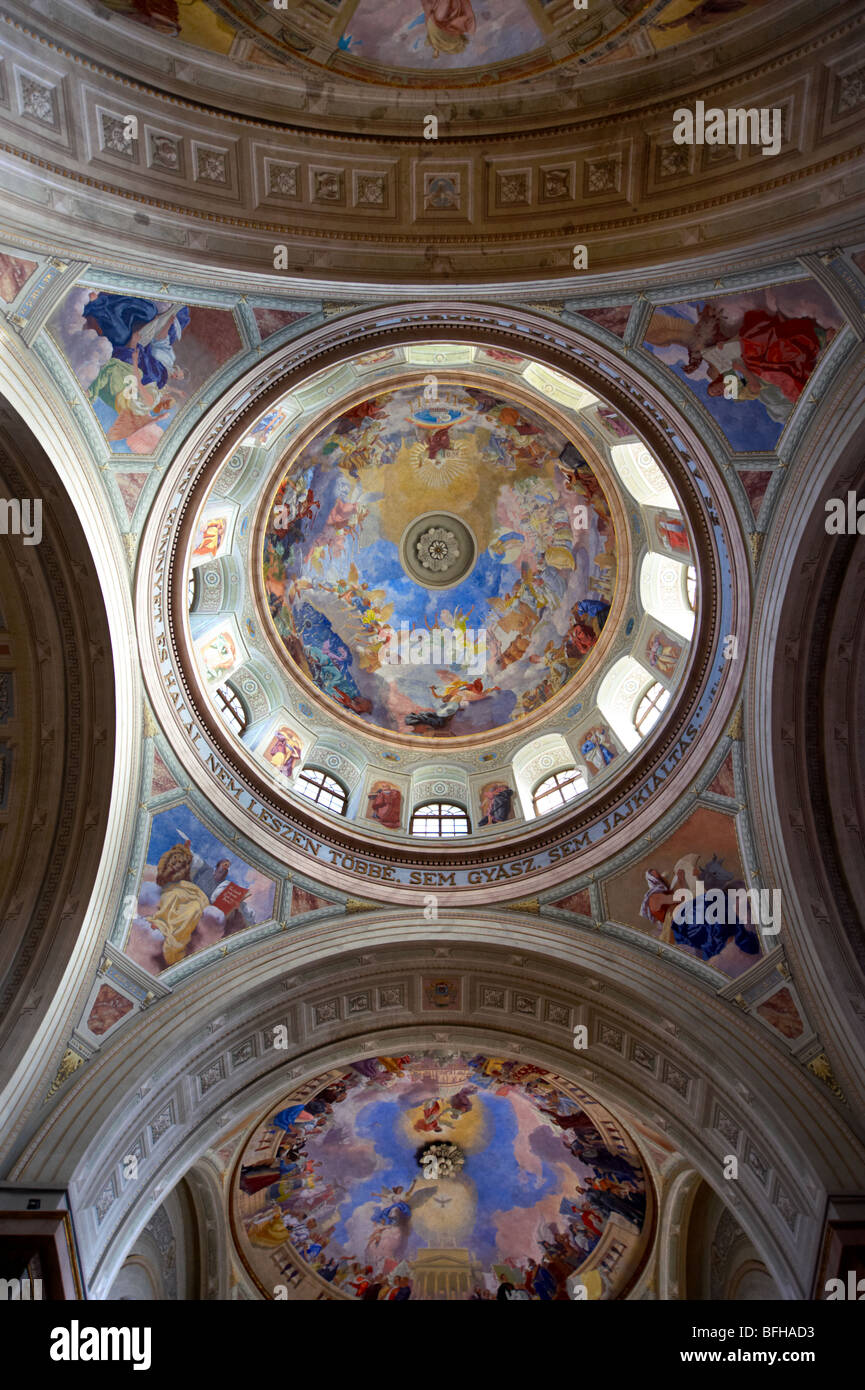 Intérieur de la basilique néo-classique, Eger Hongrie Banque D'Images