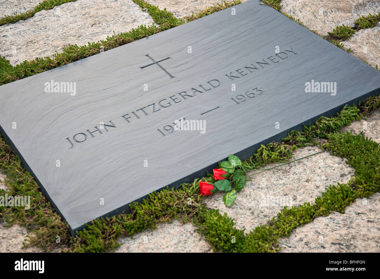 John F Kennedy Memorial tombe tombe, le Cimetière National d'Arlington, Washington DC USA Banque D'Images