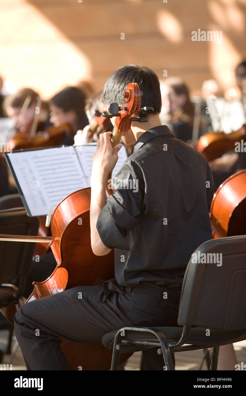 22 JUILLET À BUDAPEST : Texas Youth Orchestra joue sur la scène à Millenaris, 2009 en Hongrie Banque D'Images