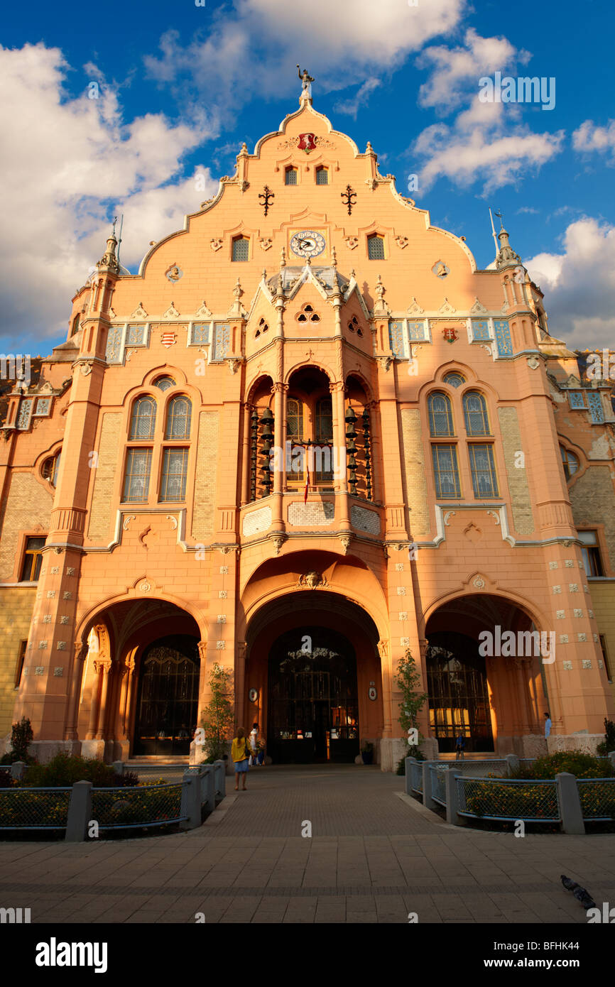 L'Art Nouveau (Groupe Sezession) City Hall Conçu par Odon Lechner avec carreaux Zolnay, Hongrie Kecskemet Banque D'Images