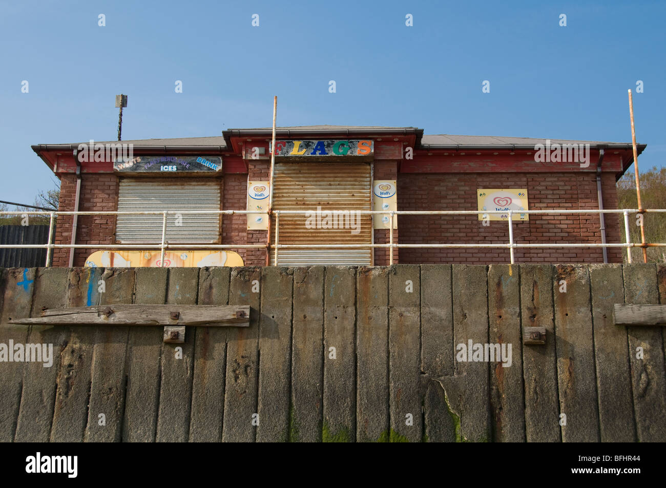 Clacton On Sea Ice cream crème glace murs Décrochage Drapeaux Beach Cafe Banque D'Images