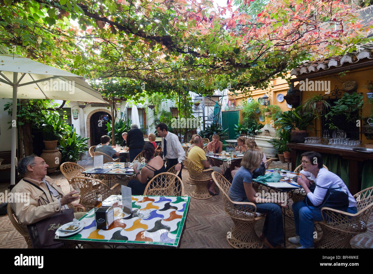 Cour intérieure de l'Hôtel du Nord, à l'Alhambra, Grenade, Espagne Banque D'Images