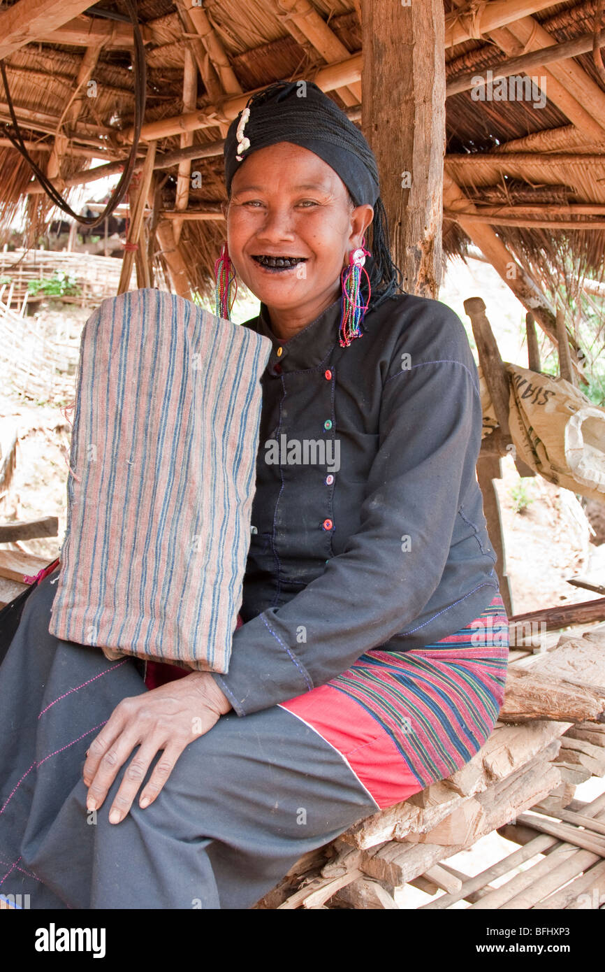 Femme de minorité Eng est de l'État de Shan du Myanmar Banque D'Images