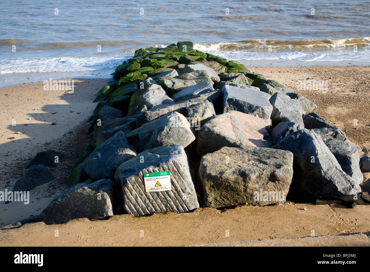 Épis de rochers beach Suffolk Angleterre Southwold Banque D'Images