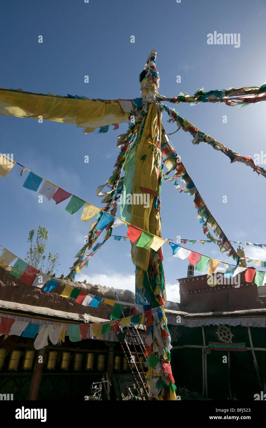 Les drapeaux de prières au guru lhakhang chapelle gyantse Banque D'Images