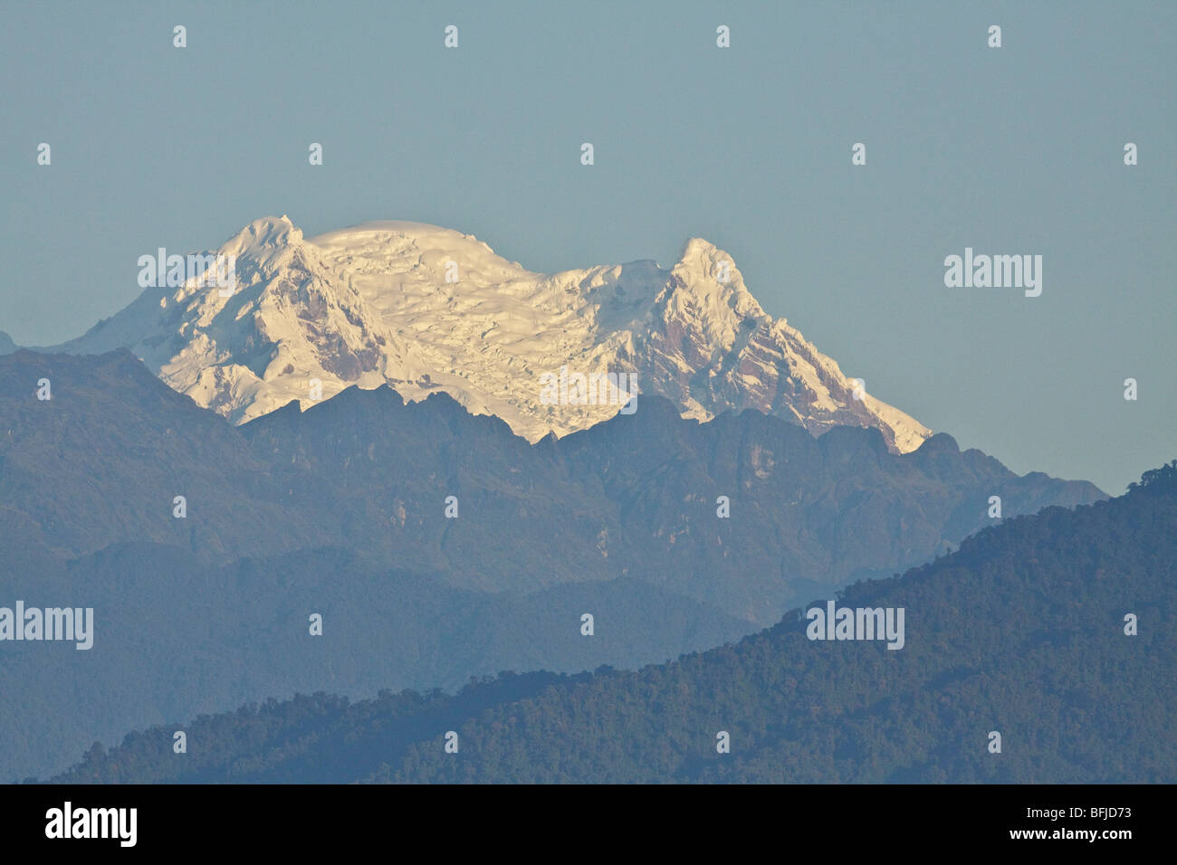 Une vue sur le versant est de la Cordillère des Andes, y compris le volcan Cotopaxi en Equateur. Banque D'Images