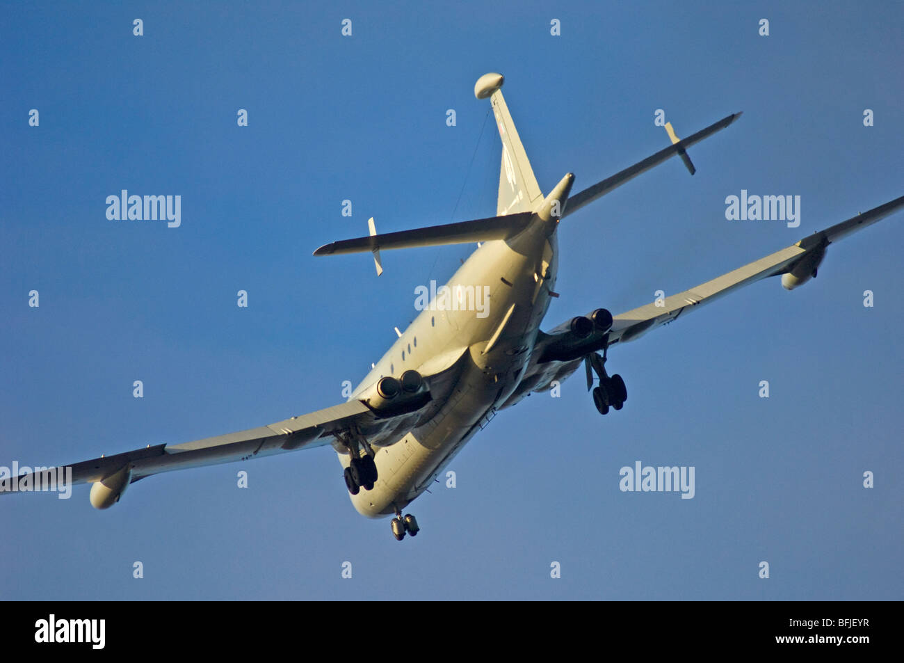 HS Nimrod MR2 sur un circuit d'entraînement de vol de M. RAF Kinloss l'Escadre de la flotte Nimrod 5537 SCO Banque D'Images