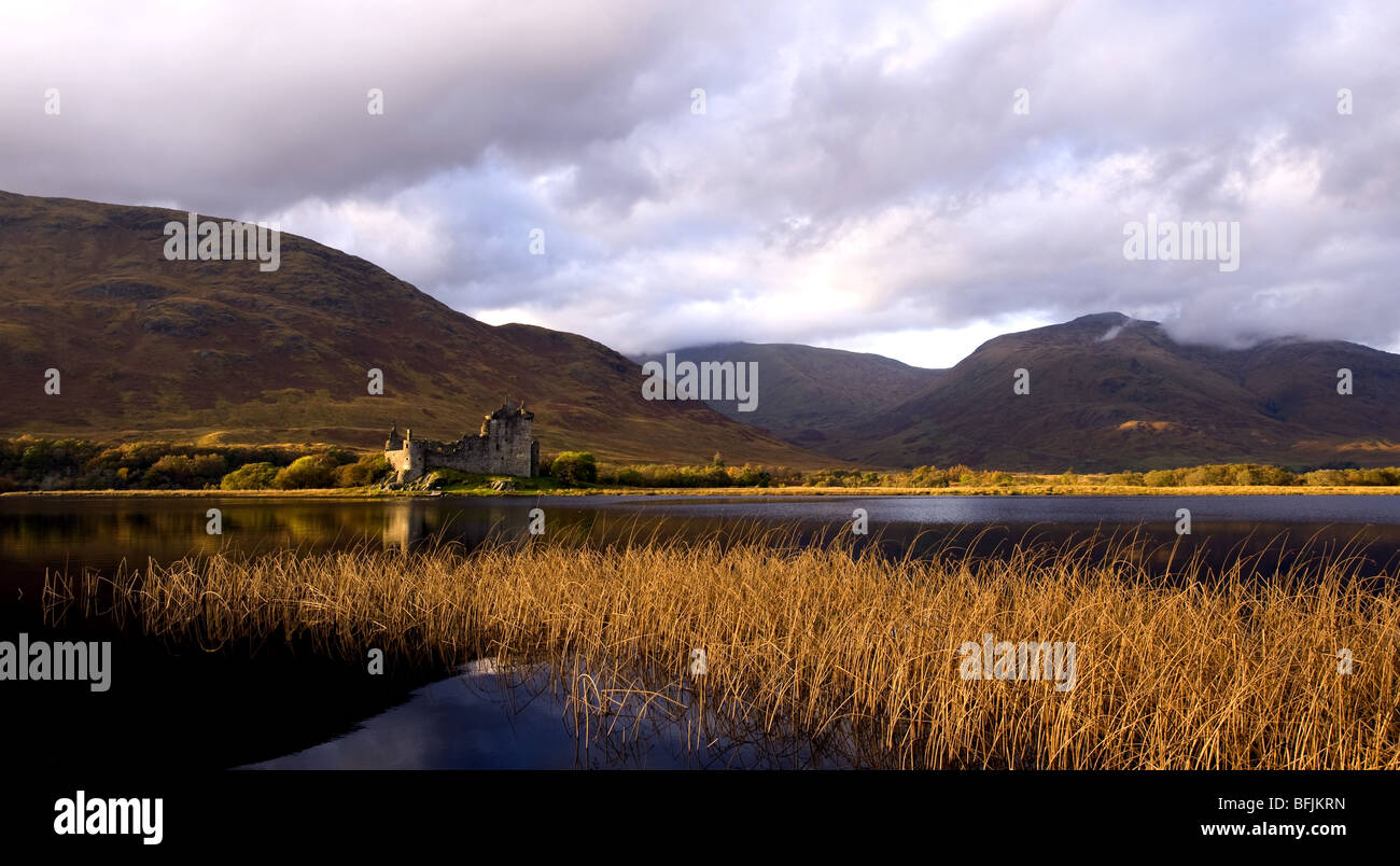 Le Château de Kilchurn, Loch Awe, Argyle, en Écosse. Banque D'Images