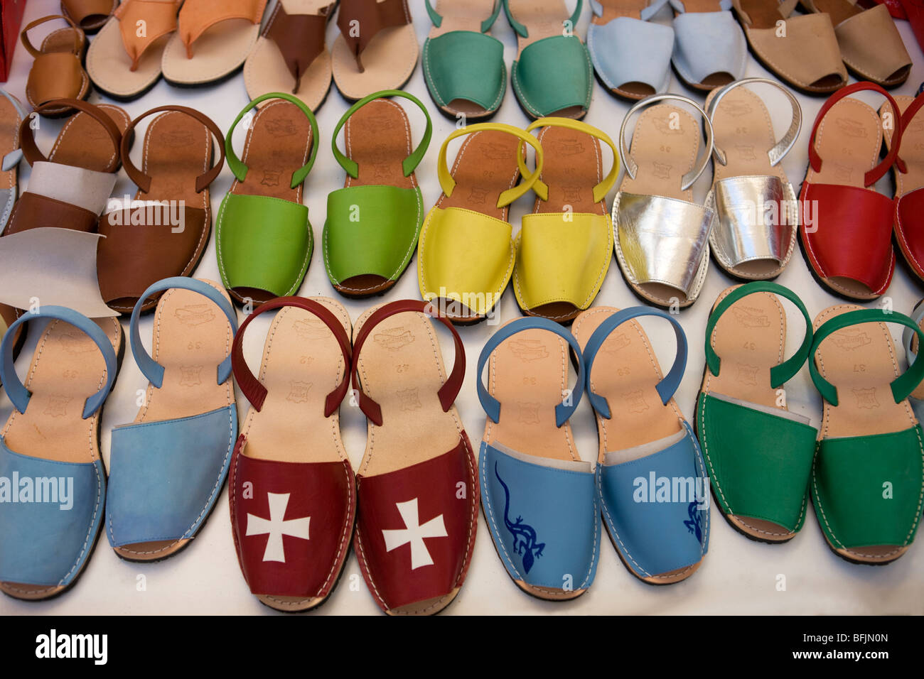 Chaussures typiques à Ciutadella, Minorque, Espagne Photo Stock - Alamy