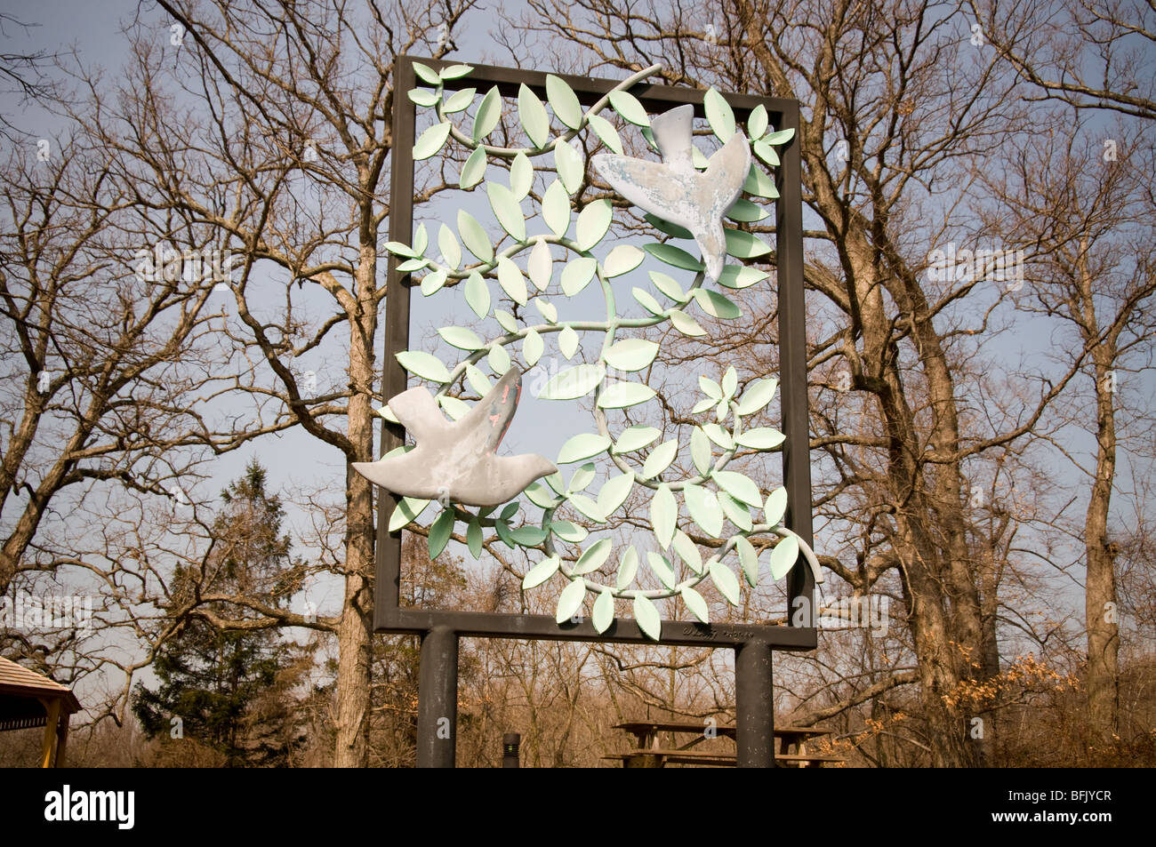 Sculpture d'oiseaux à Baltimore dans l'arbre par William Dufy - Carrie Murray Centre d'éducation en plein air - 1989 Banque D'Images