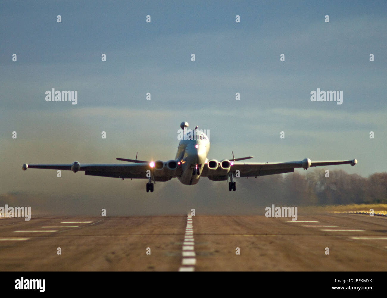 HS Nimrod MR2 d'un levé de RAF Kinloss MR Wing la base principale de la flotte Nimrod 5535 SCO Banque D'Images