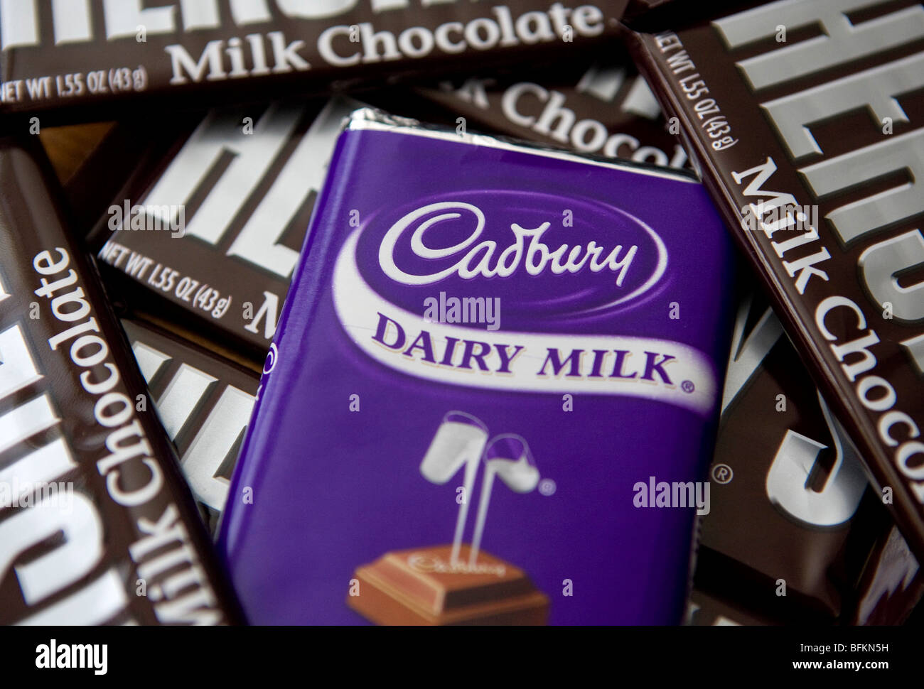 Les chocolats HERSHEY'S et Cadbury. Banque D'Images
