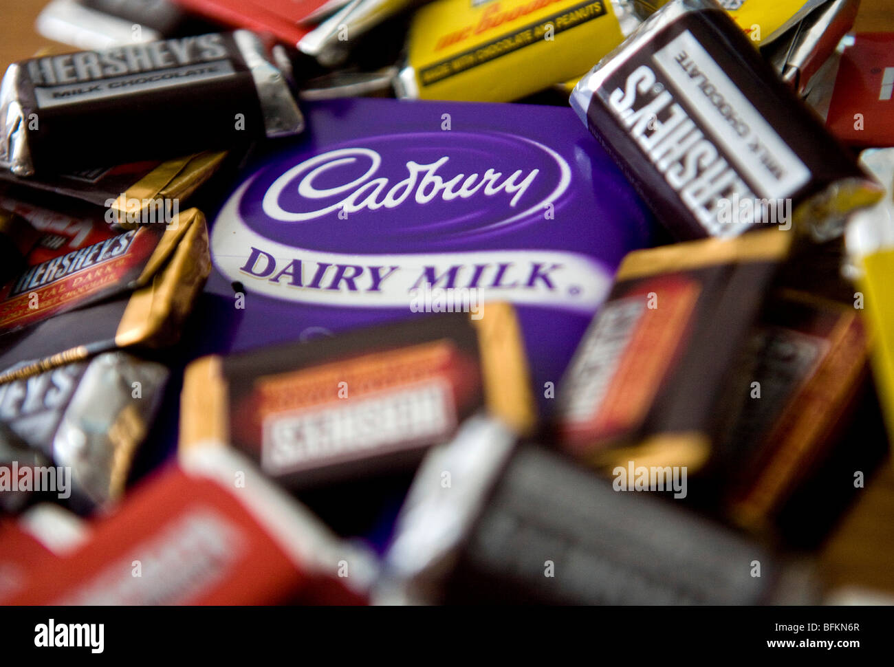 Les chocolats HERSHEY'S et Cadbury. Banque D'Images