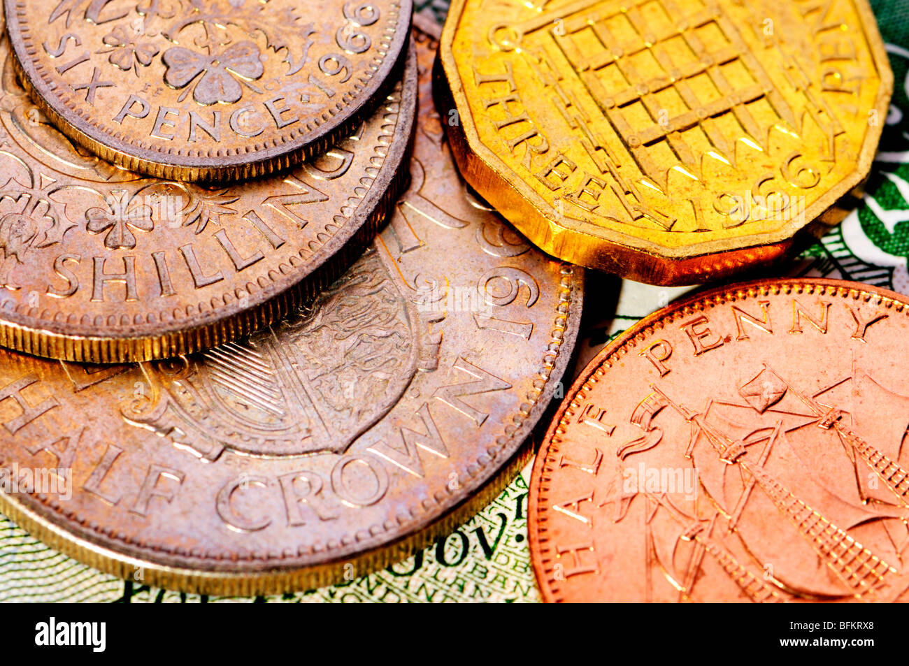 La décimale pré-monnaie. 6d, 3d, deux shillings, un shilling, demi-couronne, halfpenny Banque D'Images