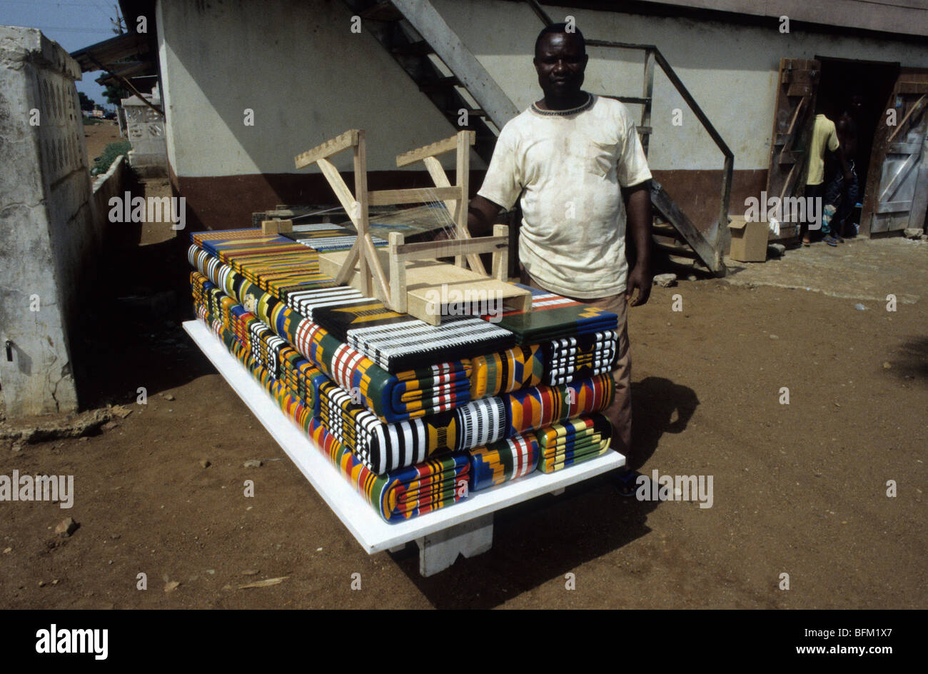 Mod le L norme Cercueils Fun bres S Store Accra Ghana Cercueils mod-le-l-norme-cercueils-fun-bres-s-store-accra-ghana-cercueils