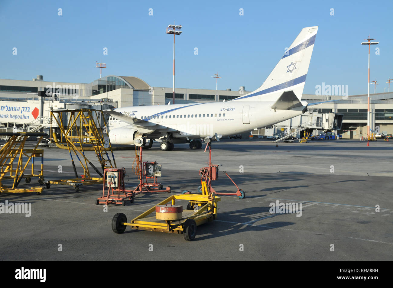 L'aéroport international Ben Gourion, Israël. Boeing 737-700 El-Al Banque D'Images