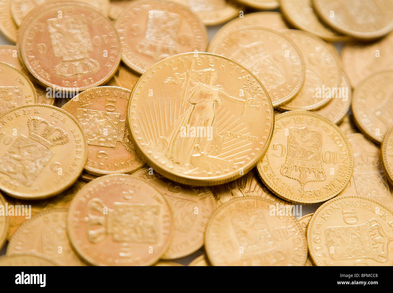 American Eagle, krugerrand sud-africain et florin néerlandais des pièces d'or. Banque D'Images