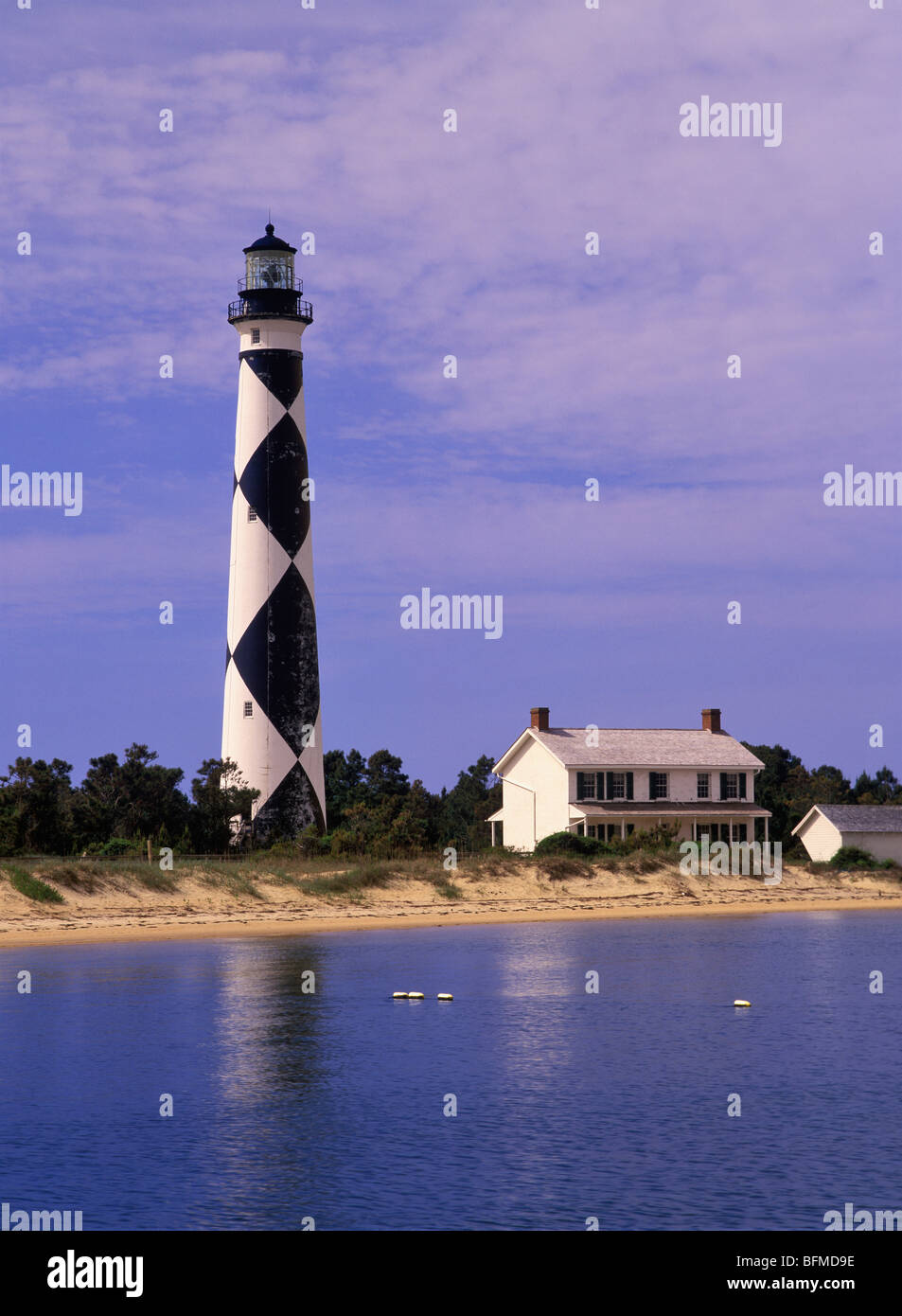 Cape Lookout Lighthouse sur base du sud de l'île Banks en Caroline du Nord Banque D'Images