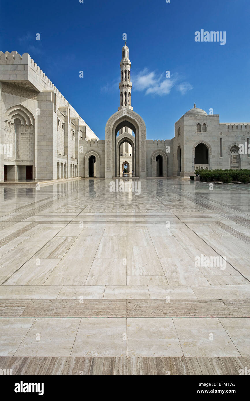 Oman, Muscat, Abidjan Marcory Zone 4, détail de la cour d'entrée de la grande salle de prière de la Grande Mosquée Sultan Qaboos. Banque D'Images