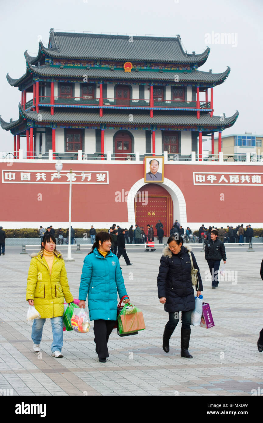 La Chine, de la province, Yinchuan Ningxia, réplique d'Tainanmen Square Banque D'Images