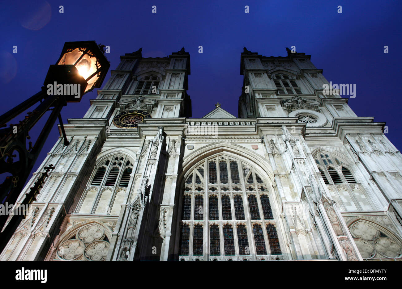 L'Angleterre, Londres. L'Abbaye de Westminster de Londres au crépuscule Banque D'Images