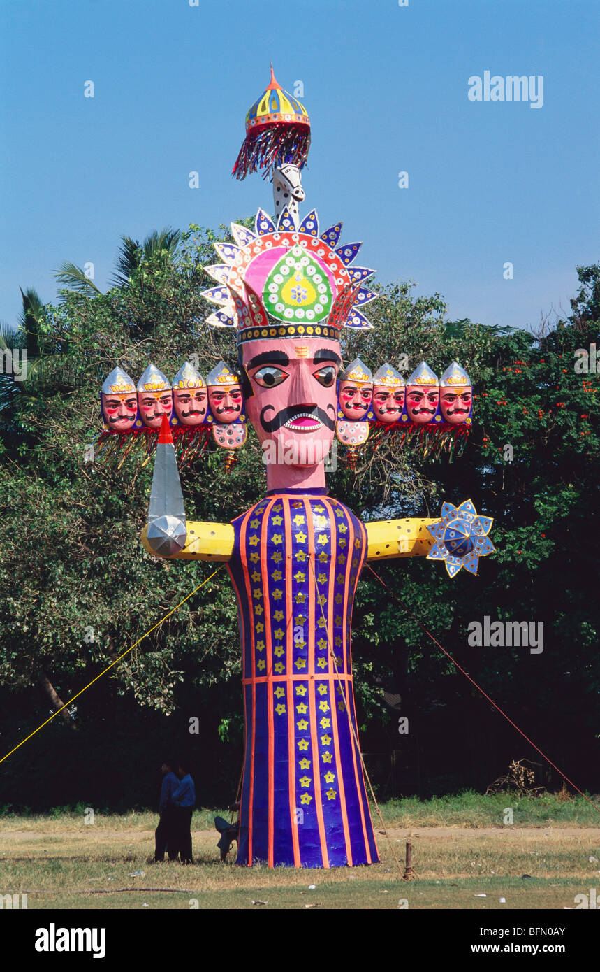 MMN 60842 dusera : festival Dussera ; Ravan statue pour Ramleela Azad Maidan ; ; ; Dadar Bombay Mumbai Maharashtra ; Inde ; Banque D'Images