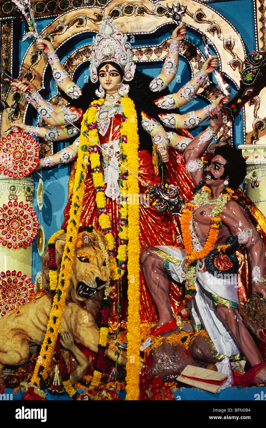 Festival de Durga Puja ; Déesse idole ; Dadar ; Bombay ; Mumbai ; Maharashtra ; Inde ; Asie Banque D'Images