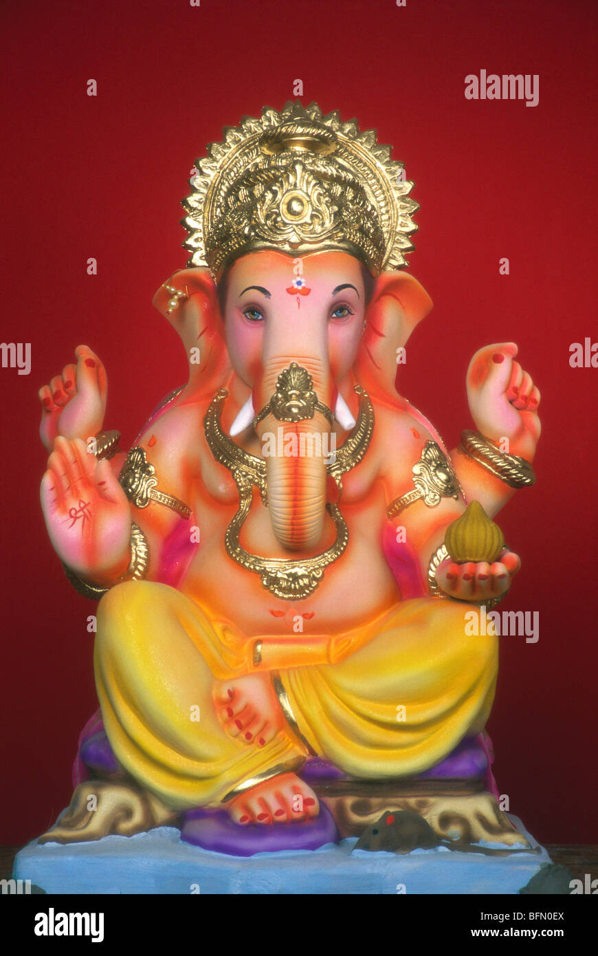 MPC 60923 : Ganesh ganpati festival ; tête d'éléphant dieu idol ; Bombay Mumbai Maharashtra ; Inde ; Banque D'Images
