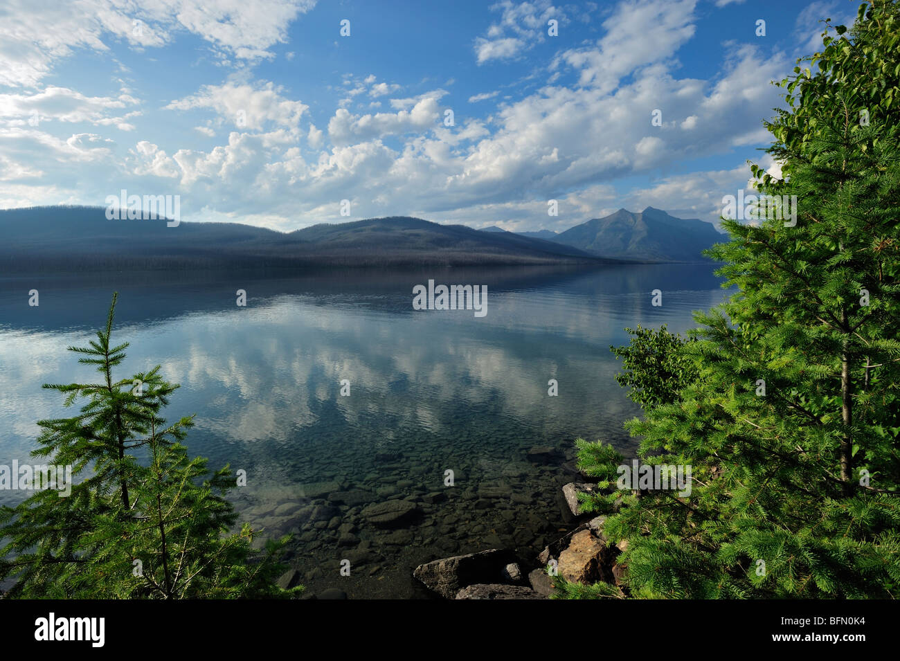 McDonald Lake dans le Glacier National Park, Montana, USA Banque D'Images