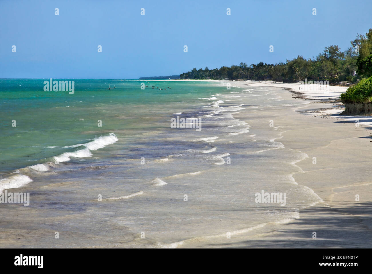 Kenya, Mombasa. La plage de Diani sur la côte sud du Kenya est une destination touristique très populaire. Banque D'Images