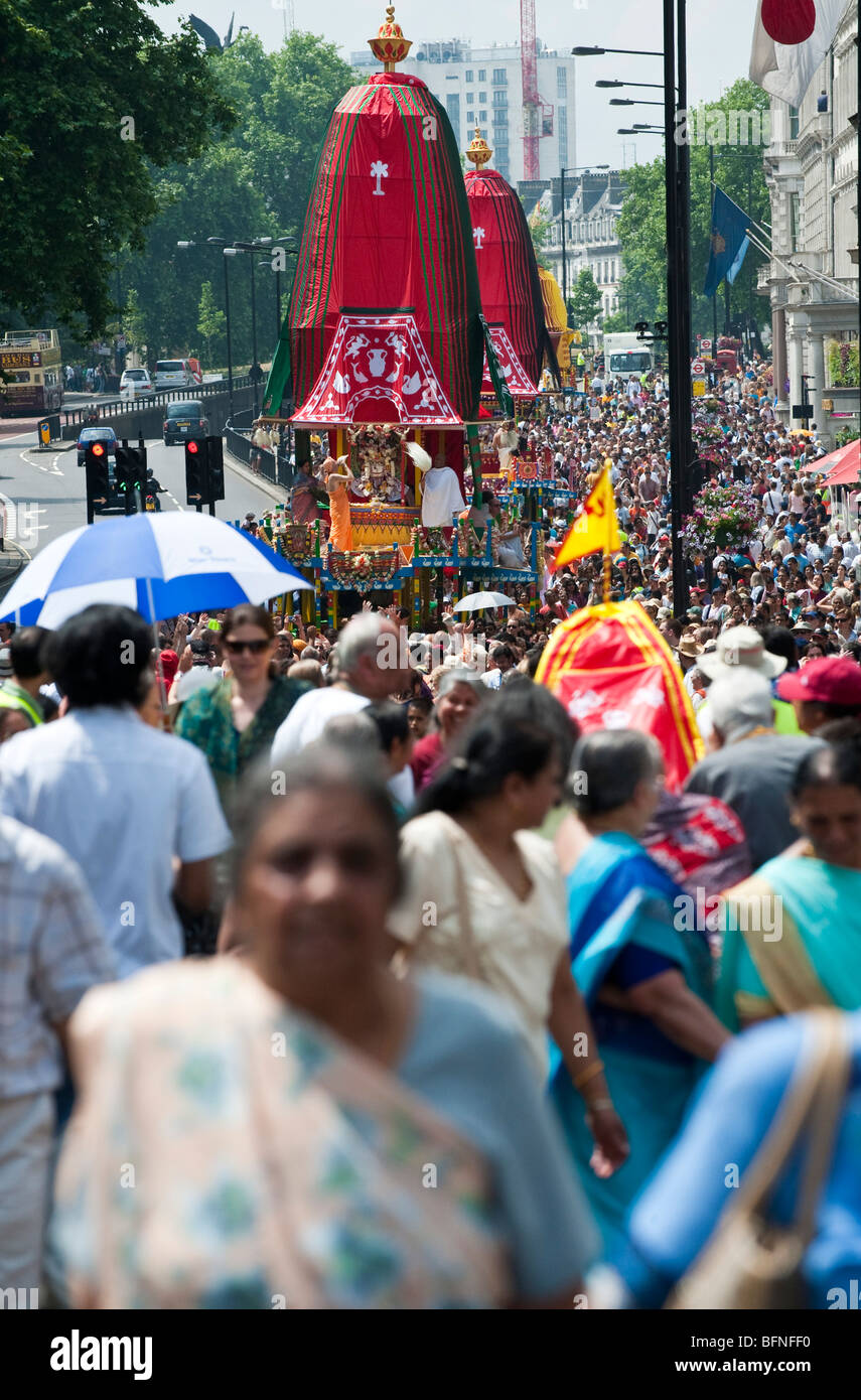 Célébrations de la fête hindoue Ratha Yatra de chars à London UK Banque D'Images Célébrations de la fête hindoue Ratha Yatra de chars à London UK Banque D'Images