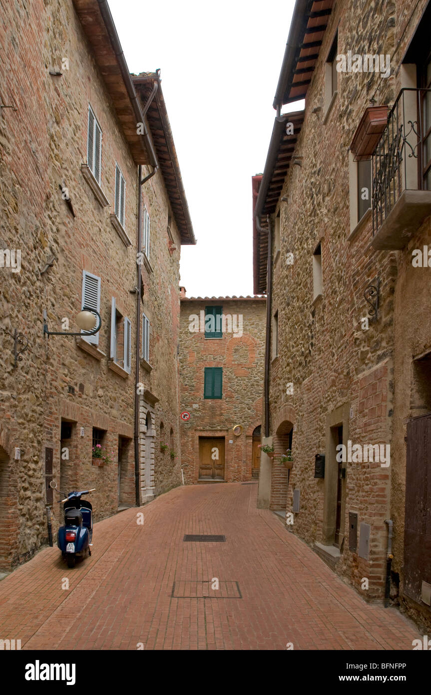 Belle scène de rue, Paciano, Ombrie Banque D'Images