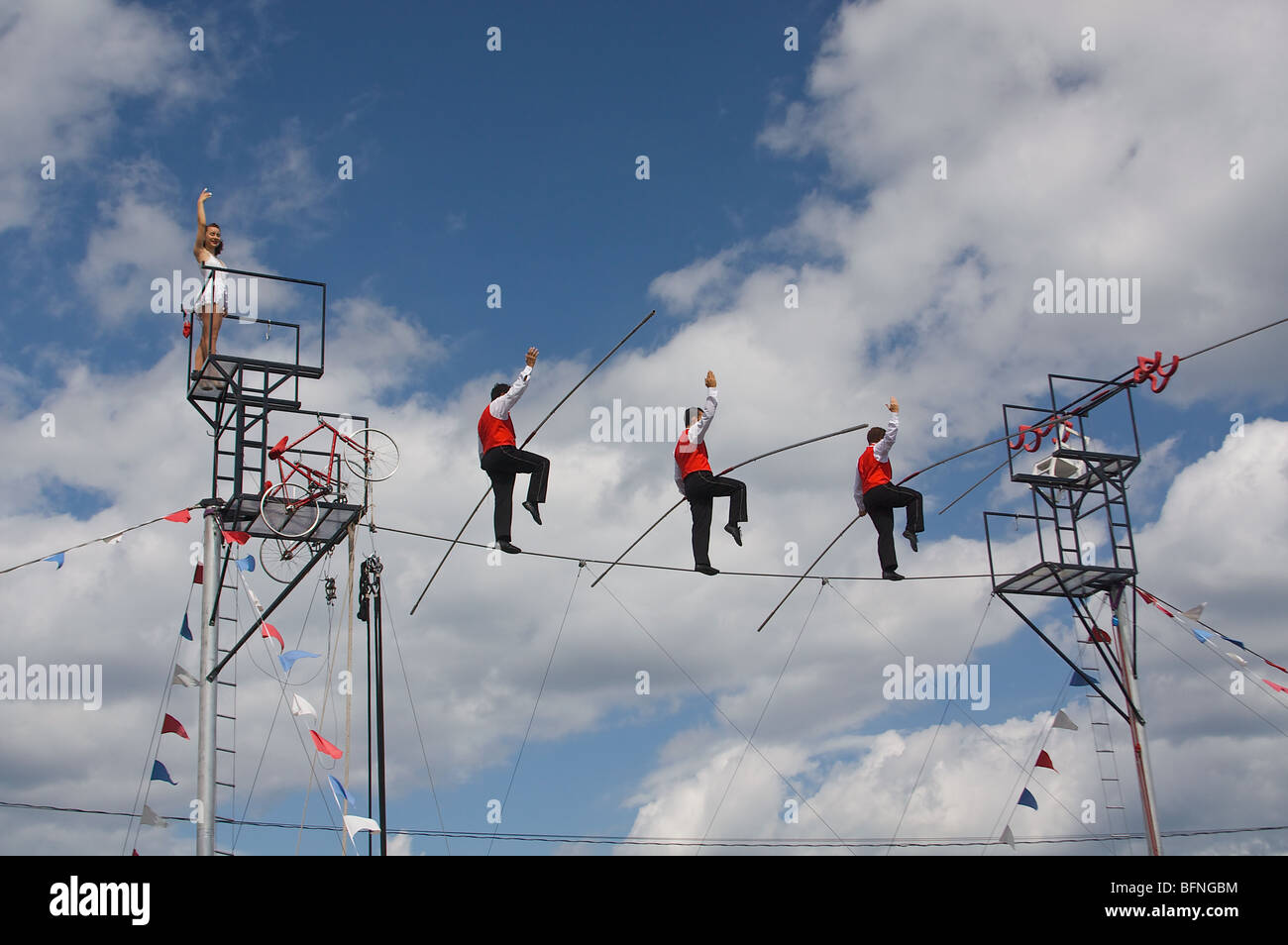 The Flying Wallendas effectuer sur la corde raide Banque D'Images