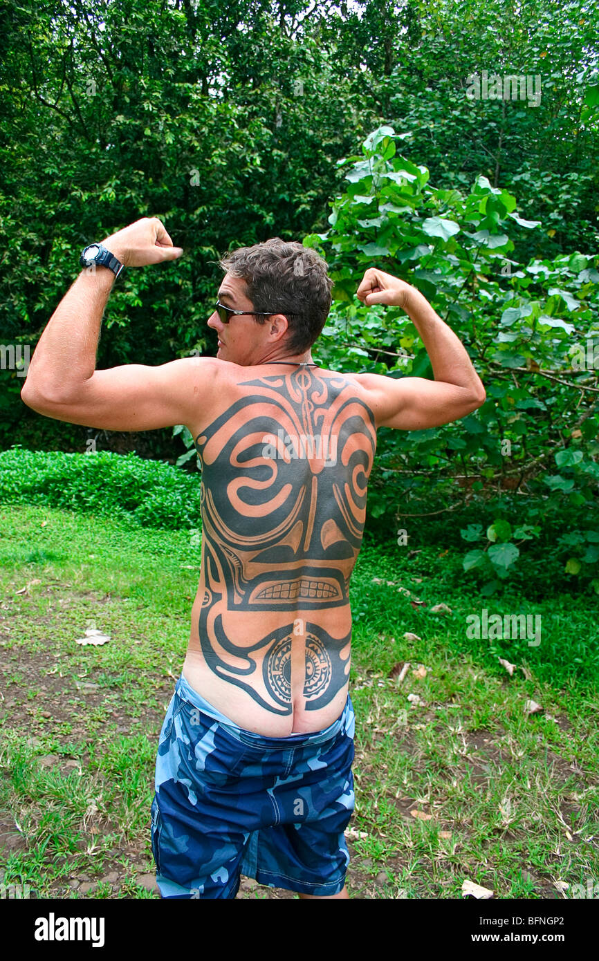 Montre homme tatouage tahitien. Moorea, Tahiti Banque D'Images