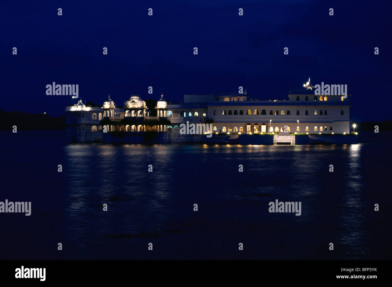 Taj Lake Palace Hotel ; Pichola Lake ; Udaipur ; Rajasthan ; Inde ; asie Banque D'Images