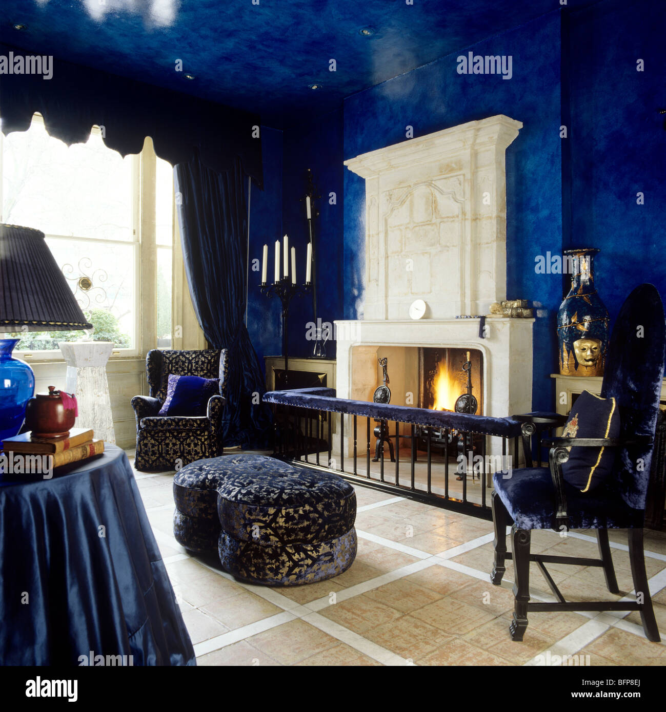 Salon avec design by Hugh Casson et décoration par Laura Jeffreys Banque D'Images
