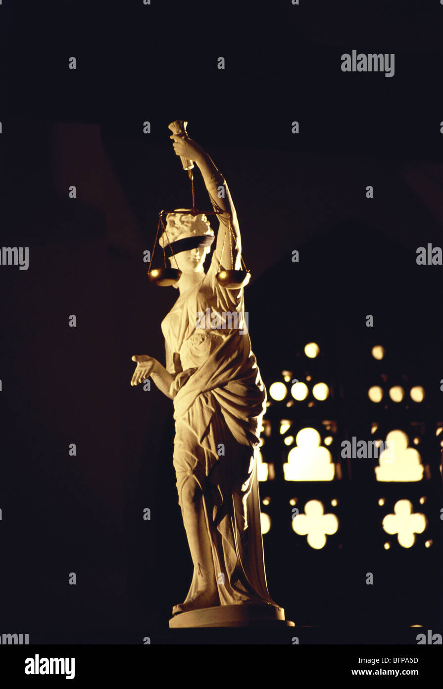 65371 RSC : Law E ; Symbole de la Justice ; Bombay Mumbai Maharashtra ; Inde ; Banque D'Images